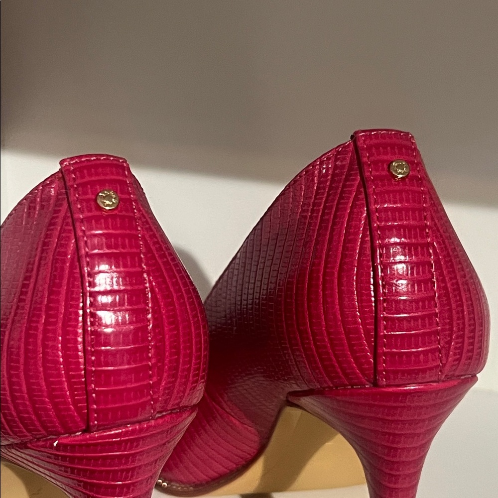 Bcbgeneration Hallix Pointed Toe Pump - image 8